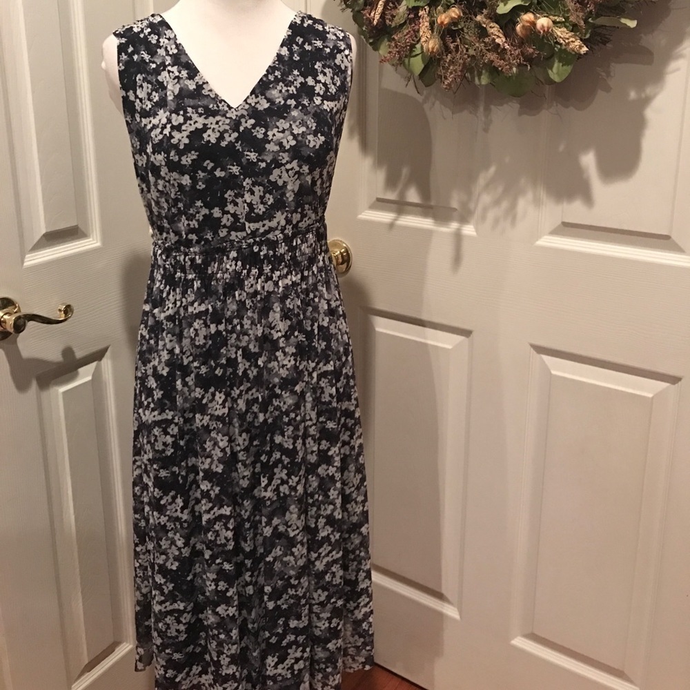 Simply Vera sleeveless blue, black and white dress